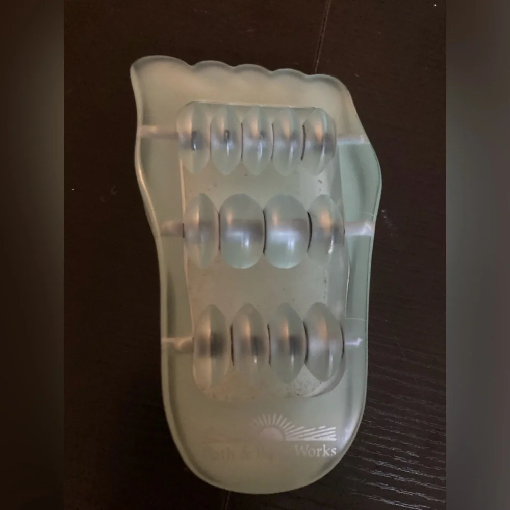 Vintage Bath & Body Works Roller Foot Massager. Came out in the 1990’s.EUC